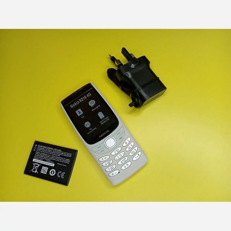 گوشی ساده نوکیا مدل 8210 سال 2022  Nokia 8210  دو سیمکارت  (بدون گارانتی شرکتی)