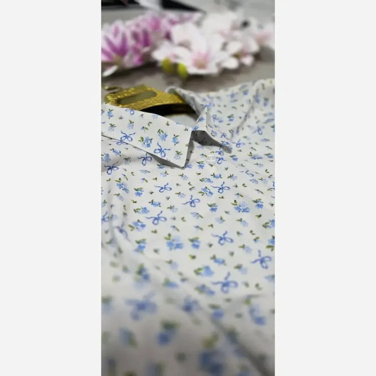 شومیز زنانه طرح گل آبی جنس بوگاتی فری سایز تا 46