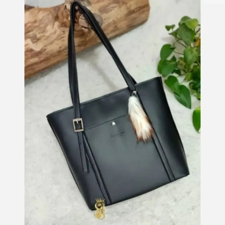 کیف دانشجویی بزرگ چرم صنعتی مدل منگوله دار رنگ مشکی