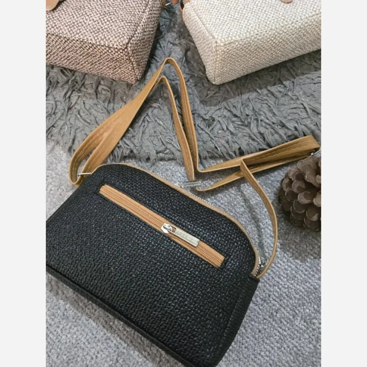 کیف رویال جنس کنفی طرح چرم ابعاد 15 در 22 سانتیمتر