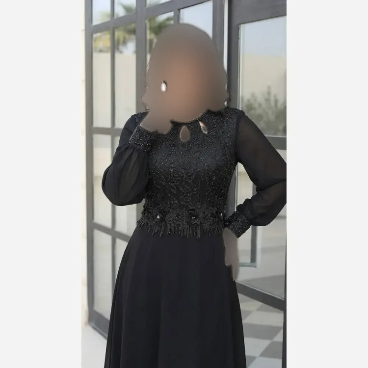 پیراهن مجلسی زنانه حریر سایز بزرگ کاپدار بالاتنه دانتل سنگدوزی شده مشکی