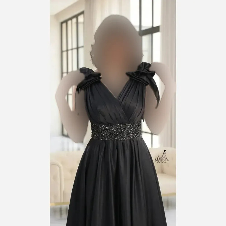 پیراهن مجلسی زنانه حریر سایز بزرگ کاپدار بالاتنه دانتل سنگدوزی شده مشکی