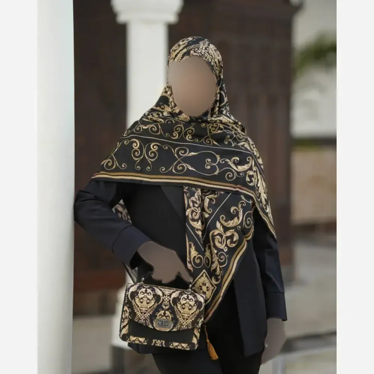 ست کیف و روسری الیزابت با کیف مخمل و چرم و روسری نخی منگوله دار