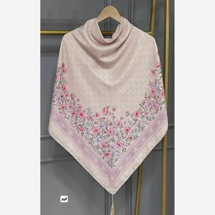 روسری نخی قواره 130 طرح گل دی رنگ سبز و کرم