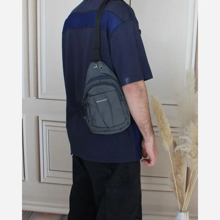 کیف دوشی اسپرت مردانه پارچه ای با بند بلند و سه جیب بیرونی