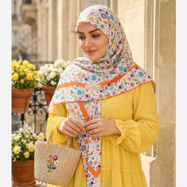روسری نخ کاستوم طرح گلدخت قواره بزرگ 140 سانتیمتر رنگی شاد بهاری تابستانی