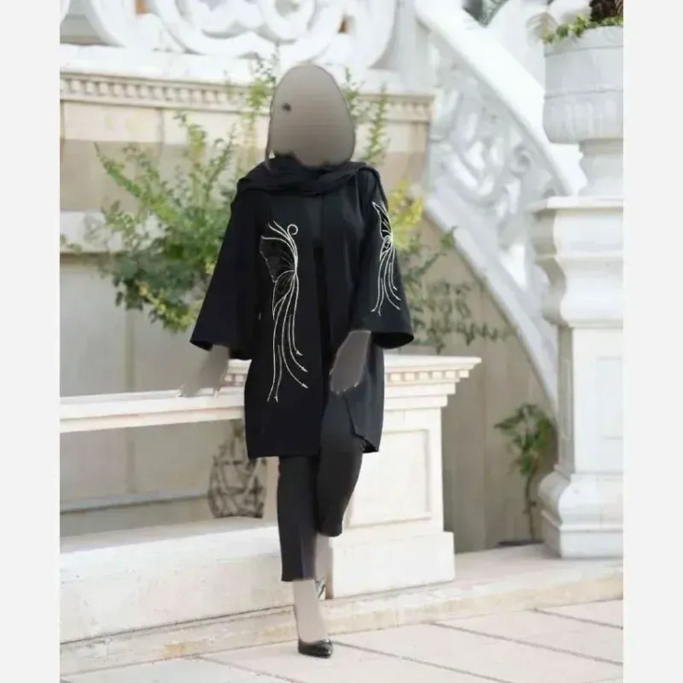 مانتو کتی پروانه جنس مازراتی رنگ مشکی گلدوزی شده