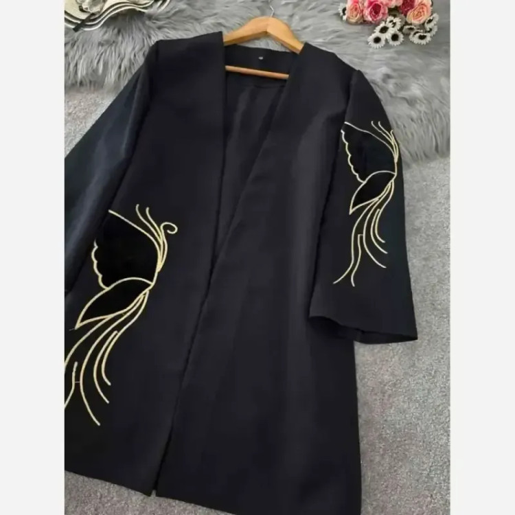 مانتو کتی پروانه جنس مازراتی رنگ مشکی گلدوزی شده