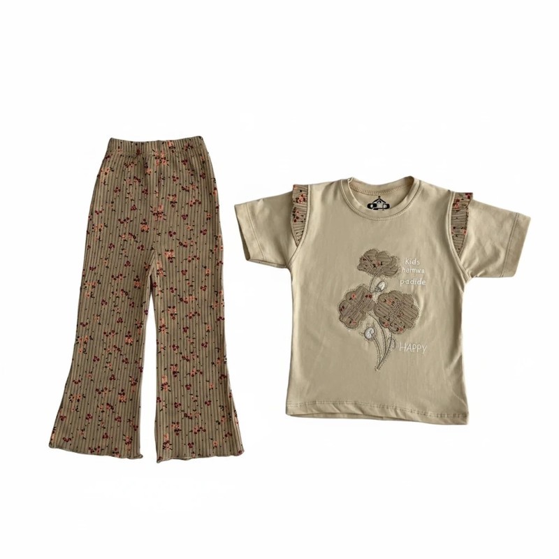 ست تیشرت آستین کوتاه و شلوار دخترانه مدل گل دار