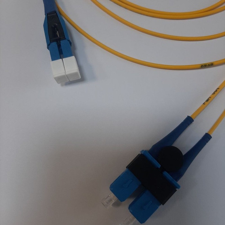پچ کورد فیبر نوری کورنینگ مدل E727802GNZ20005M