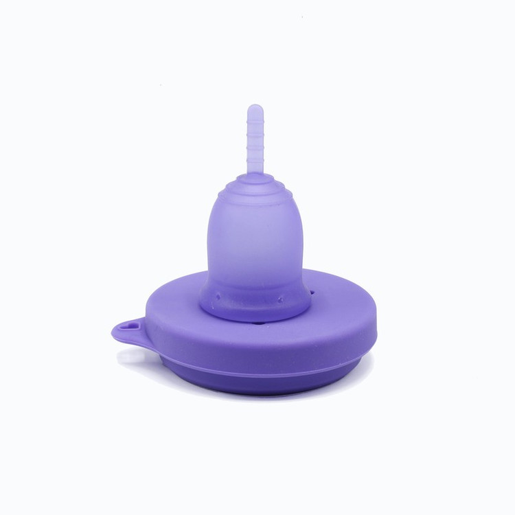 کاپ قاعدگی لیوا فارما سایز متوسط به همراه لیوان کاپ قاعدگی لیوا فارما مدل Mate02