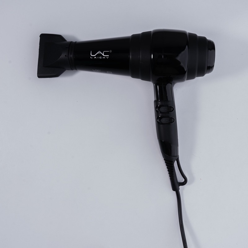 سشوار حرفهای 2200 وات لایچی مدل L-9070، موتور AC، وزن 1100 گرم، المنت سرامیک تورمالین، دارای سری متمرکزکننده پهن با و...