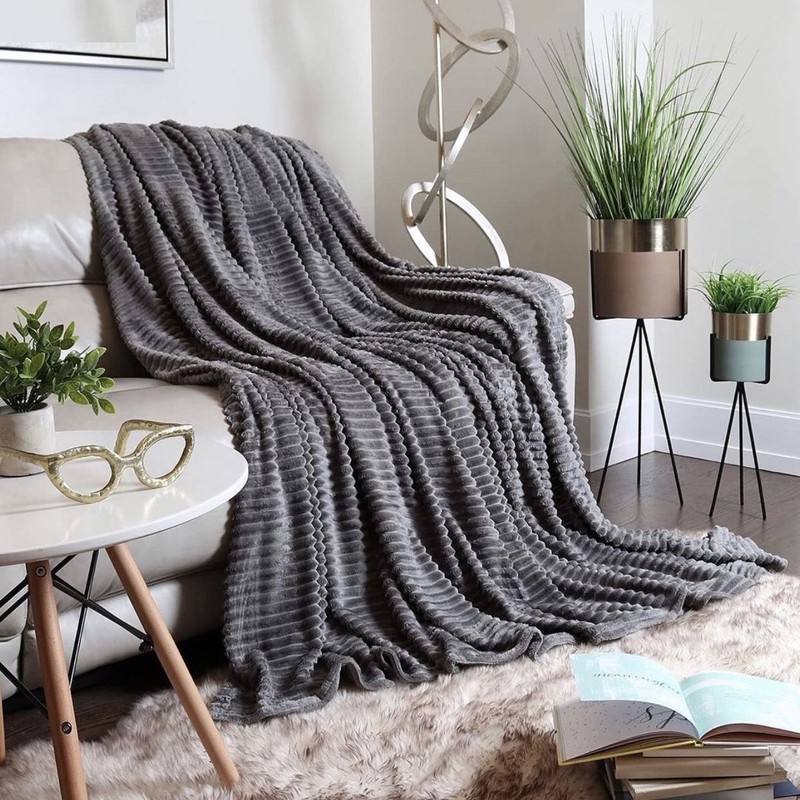 پتو مسافرتی ژینورا مدل کرکره ای سایز 140x200 سانتی متر
