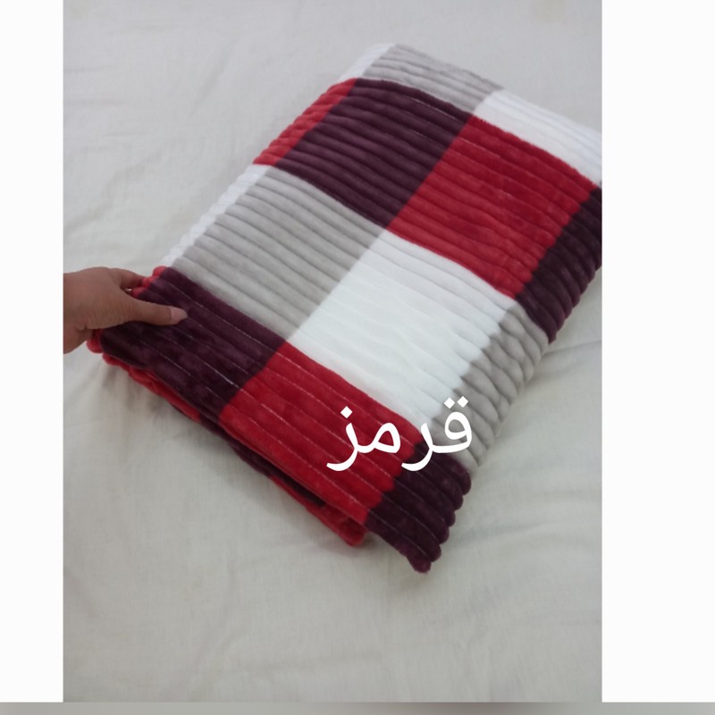 پتو مسافرتی مدل پلیسه کد 00k سایز 200150 سانتی متر