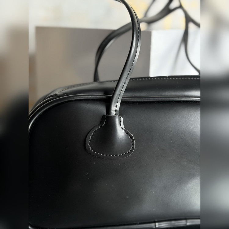 کیف دوشی زنانه ال سی وایکیکی مدل باگت چرم مصنوعی LW 255