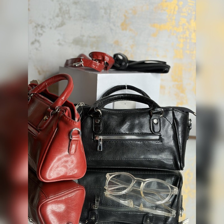 کیف دوشی زنانه ال سی وایکیکی مدل صندوقی چرم مصنوعی LW 256