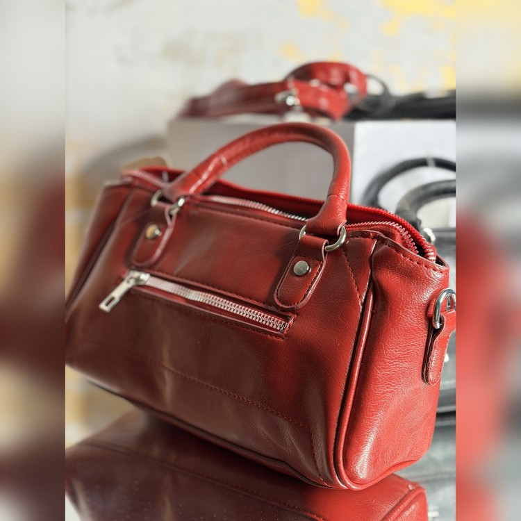 کیف دوشی زنانه ال سی وایکیکی مدل صندوقی چرم مصنوعی LW 256